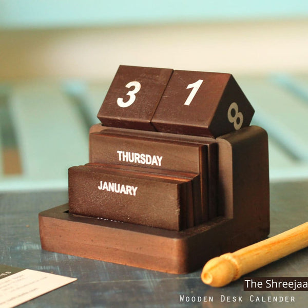 Desk Calendar - Brown Polished Wooden DIY Calendar -Flip ’n’