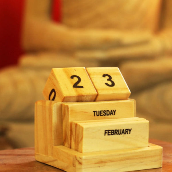 Desk Calendar - Yellow Polished Wooden DIY Calendar -Flip 